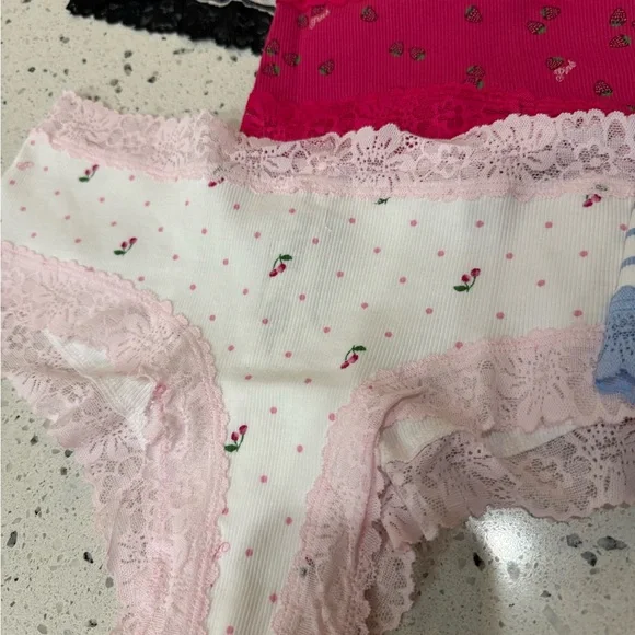 New women’s Sz M, L Lace Trim Cotton Panties Bundle - Picture 6 of 8